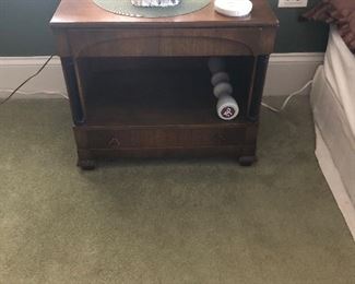 Widdecomb Nightstand 