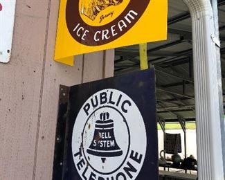 Public Telephone flange sign