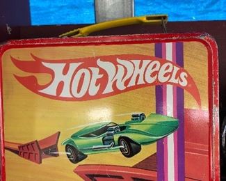 Hot Wheels lunch box, no thermos