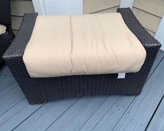 24. All Weather Wicker Ottoman w/ Sunbrella Cushion (30'' x 19'' x 17'')