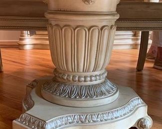 34. Double Pedestal Dining Table w/ 2 (18'') Leaves (78'' x 44'' x 31'') 