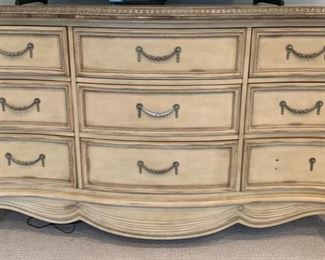 80. 9 Drawer Dresser (69'' x 21'' x 40'')