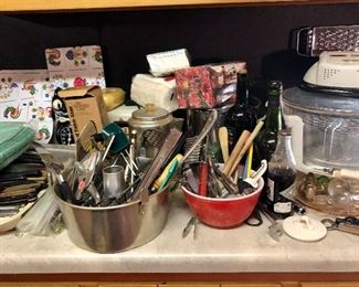 Lots of kitchen items!! Can you find the vintage items??  :)