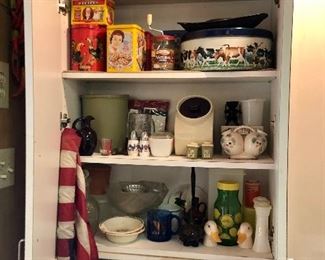 Shelves in the kitchen packed!