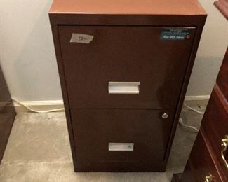 #20) $10 - Metal 2 drawer file cabinet. 
