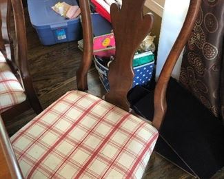 #34)  $400 -  Keller double pedestal Dining Table with 2 leaves and 8 Chairs.  Table pads included.  2 chairs are captain chairs with different upholstered seats.  6 chairs are side chairs.  Set shows some wear.  Smoke free home. 