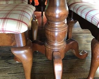 #34)  $400 -  Keller double pedestal Dining Table with 2 leaves and 8 Chairs.  Table pads included.  2 chairs are captain chairs with different upholstered seats.  6 chairs are side chairs.  Set shows some wear.  Smoke free home. 