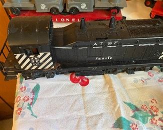 Vintage Lionel AT SF Engine (2)