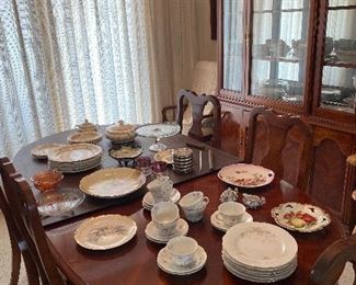 Dining Room..Mahogany Dining Room Table Chairs