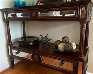 CONSOLE WITH MIRRORED DRAWER FRONTS 