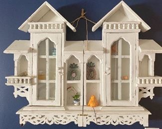 WALL HANGING HOUSE