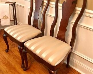 8 upholstered seat Thomasville dining chairs