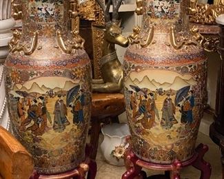 Oriental huge vases 
