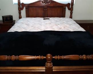 4 poster bed set.  Queen size 