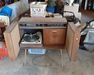 vintage radio record player as is 