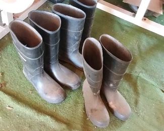 lots of yard rain  boots 