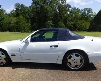 1991 Mercedes Benz Roadster 300 SL 6 cyl.  Convertible with Additional Hard Top. 151,000 miles.  We will be taking bids on this car starting at $5000. until Saturday, Sept. 12 @ 2:00   See next few pictures, along with additional info.