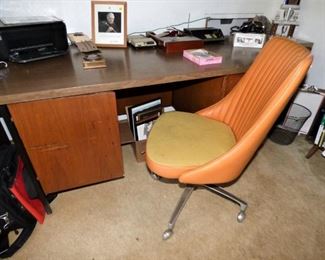 Mid Century Modern Rolling Desk Chair, Desk