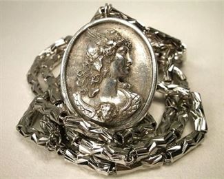 81. Art Nouveau .999 Fine Silver Athena Necklace