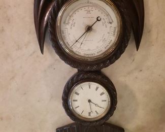 New Orleans Barometer  wind clock
