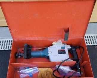 Bosch 11305 electric demolition hammer