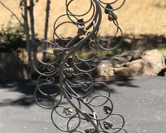 Metal wine stand