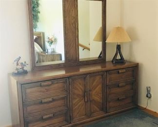 Lane mid century long dresser w/mirror