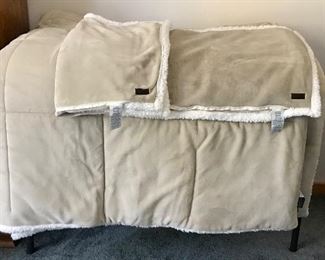 Ugg brand king and queen cuddly blanket sets