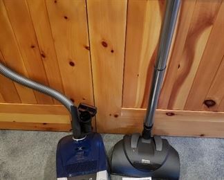 Miele canister vacuum in excellent condition