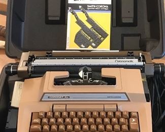 Coronamatic typewriter and case