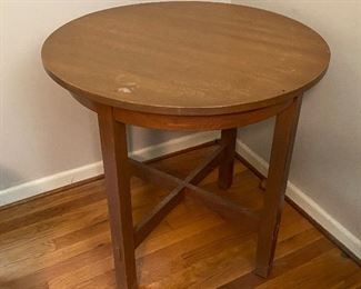 Stickley lamp stand table
