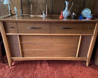 Vintage Magnavox Micromatic record player stereo