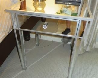 Mirrored Single Drawer Accent Table
