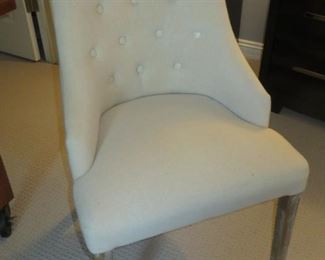 Tuffed Back Upholstered Side Chair
