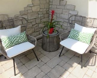 PAIR OF MODERN PATIO STRING CHAIRS W/ SIDE TABLE 3 pcs set
