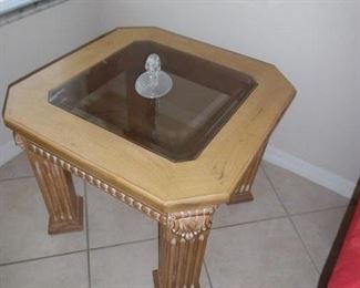 1 matching end table