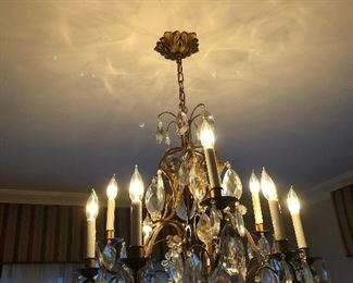 Light play on ceiling is beautiful