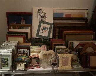 various sizes of picture frames