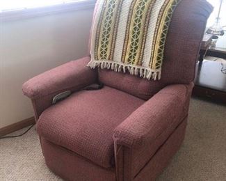 Reclining lift chair 