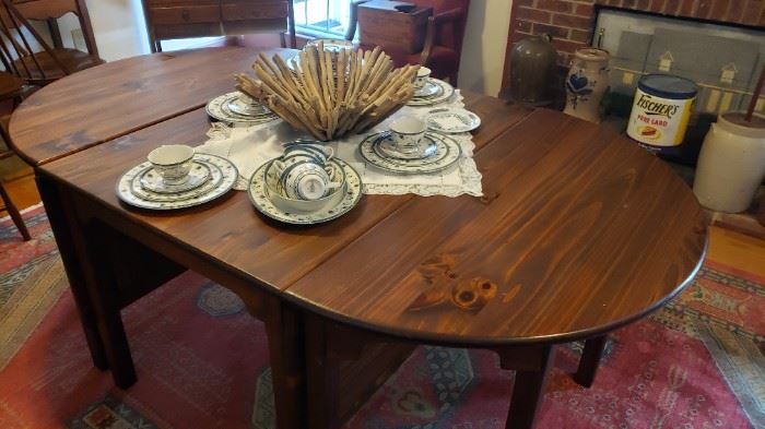 Habersham dining table