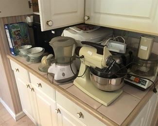 Miscellaneous kitchen appliances $10 and up