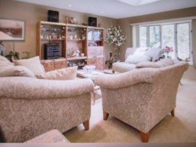 Klaussner Beautiful Living Room Suite 