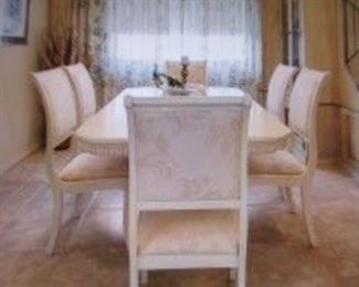 Stunning Spotless Dining Room Suite 8 Chairs