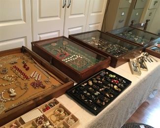 Lots of good and costume jewelry