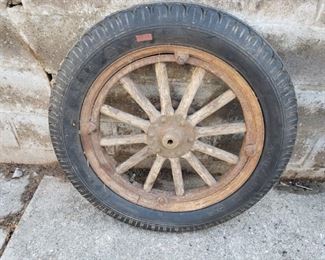 004 Wooden Spoked Car Tire