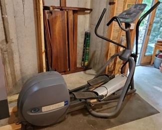 Elliptical machine - Precor USA EFX 5.19