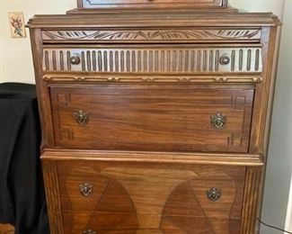 Vintage Chest of Drawers