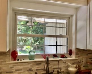 Kitchen, colored glass items