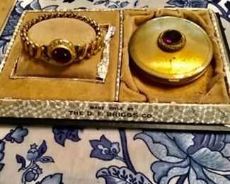 Compact and matching bracelet circa 1940