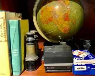 Lighted globe, chevalier Marine binoculars 